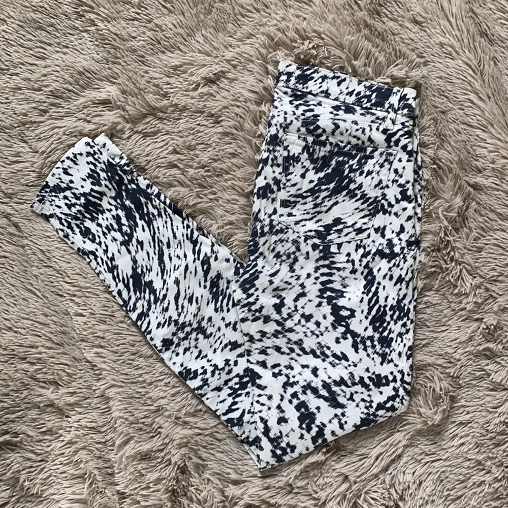 J BRAND SUPER SKINNY JEANS SIZE 29 EUC